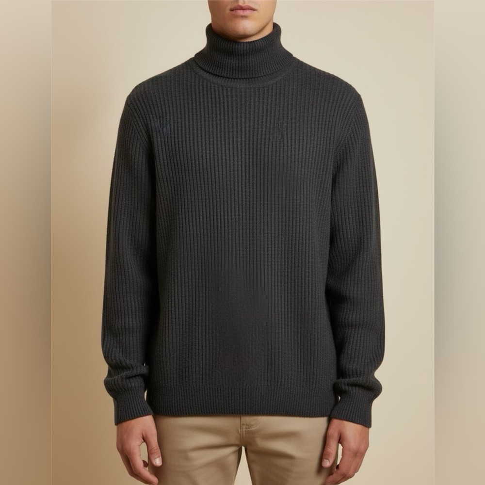 Simons 100% Lambswool Charcoal Turtleneck Sweater. Ptp 23” lenght 28”